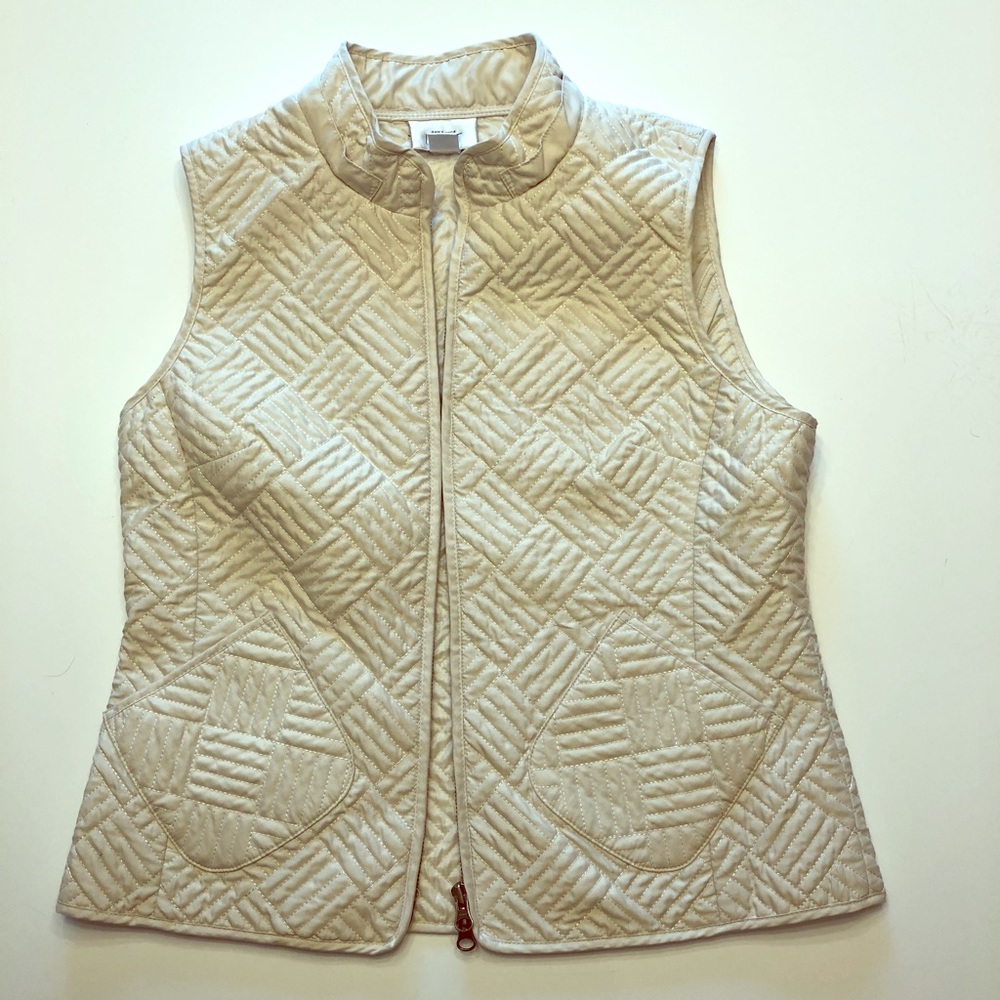 Off White Ann Taylor Loft Quilted Vest. Size S.